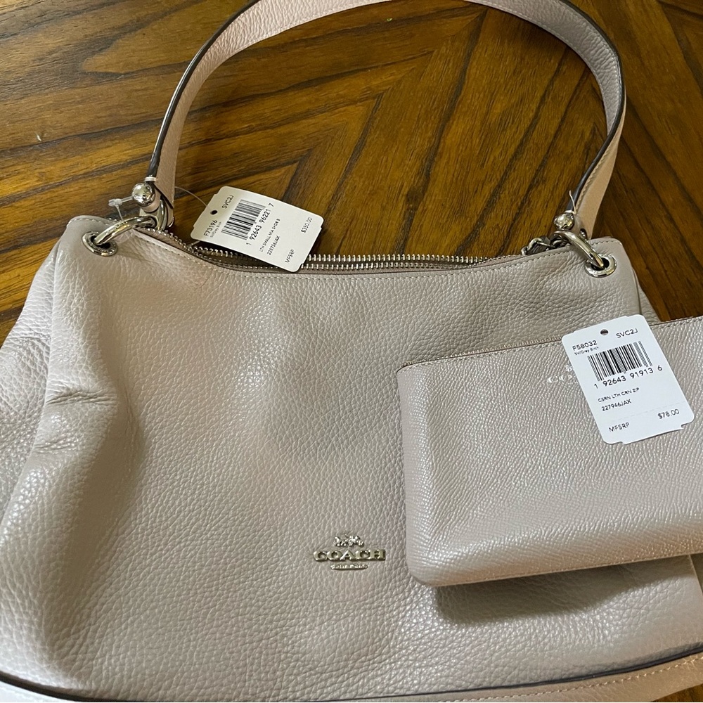 New Coach Bag w/wristlet SERIOUS bids only